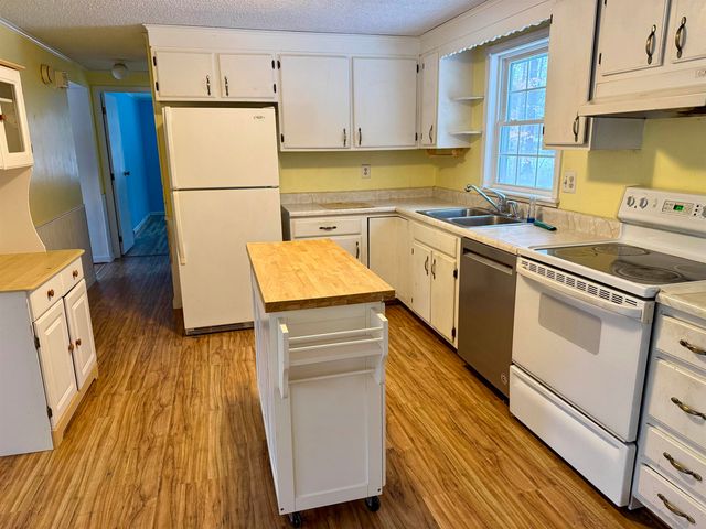 29 Quaker Lane, Barrington, NH 03825