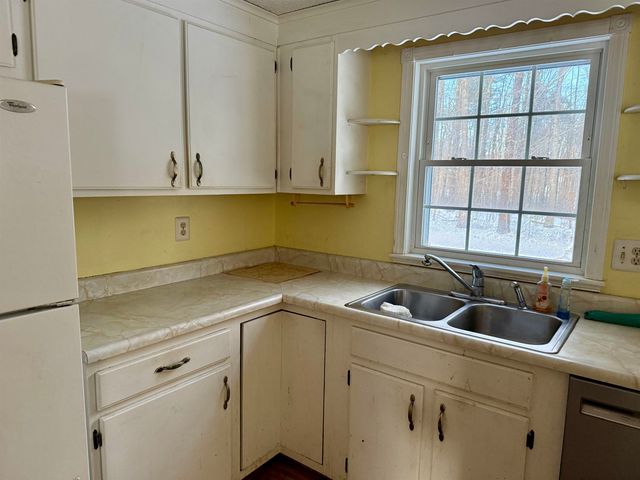 29 Quaker Lane, Barrington, NH 03825