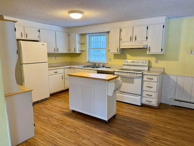 29 Quaker Lane, Barrington, NH 03825