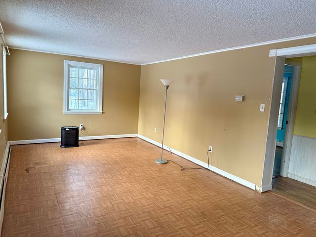 29 Quaker Lane, Barrington, NH 03825