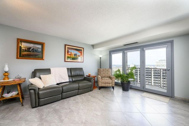 300 Walnut Street 1301, Des Moines, IA 50309