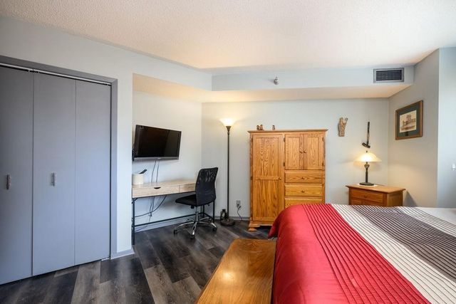 300 Walnut Street 1301, Des Moines, IA 50309