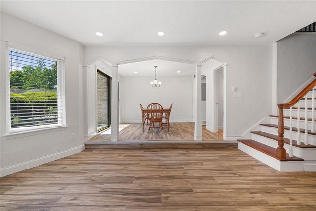 11 Cobblestone Ln 11, Worcester, MA 01606
