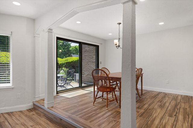 11 Cobblestone Ln 11, Worcester, MA 01606