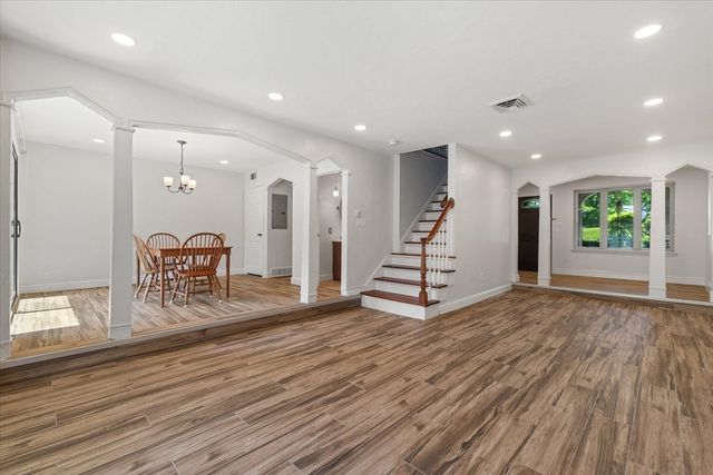 11 Cobblestone Ln 11, Worcester, MA 01606