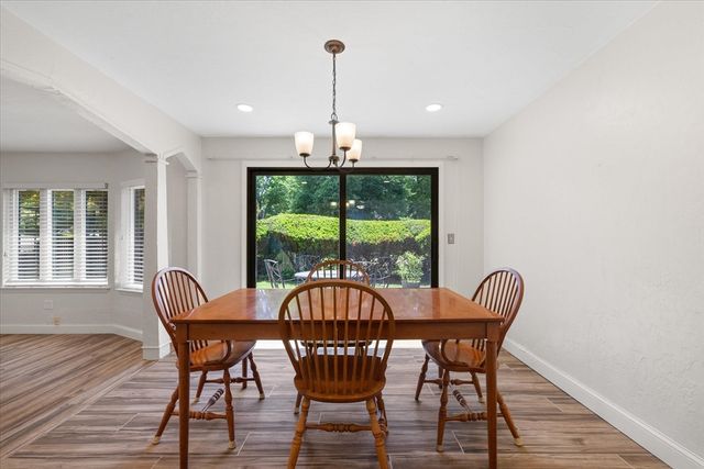 11 Cobblestone Ln 11, Worcester, MA 01606