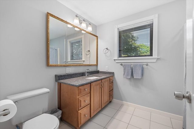 11 Cobblestone Ln 11, Worcester, MA 01606