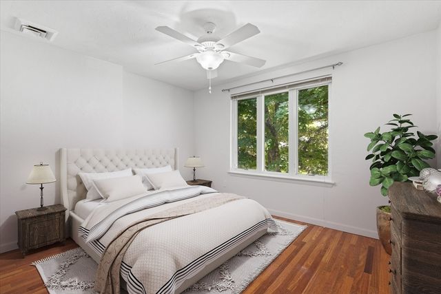 11 Cobblestone Ln 11, Worcester, MA 01606