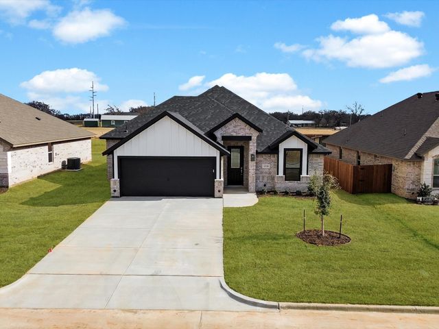 1318 Oleander Drive, Tolar, TX 76476