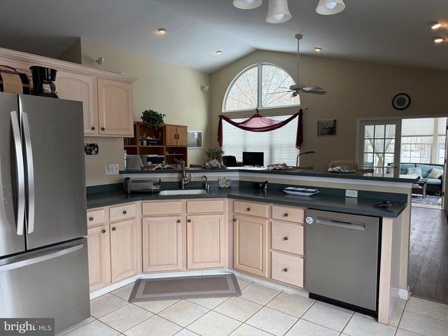 100 HYANNIS, Galloway, NJ 08205