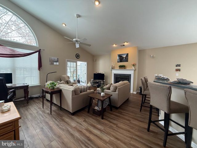 100 HYANNIS, Galloway, NJ 08205