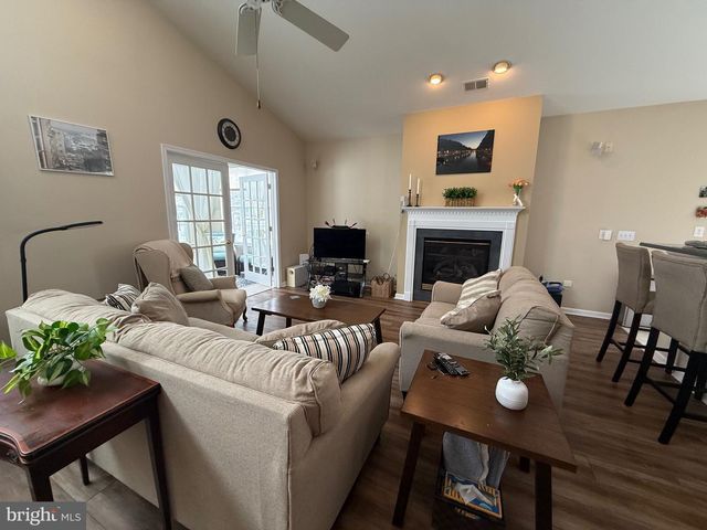 100 HYANNIS, Galloway, NJ 08205