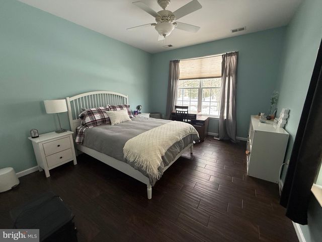 100 HYANNIS, Galloway, NJ 08205