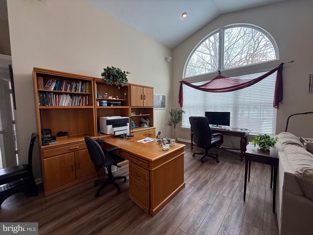 100 HYANNIS, Galloway, NJ 08205