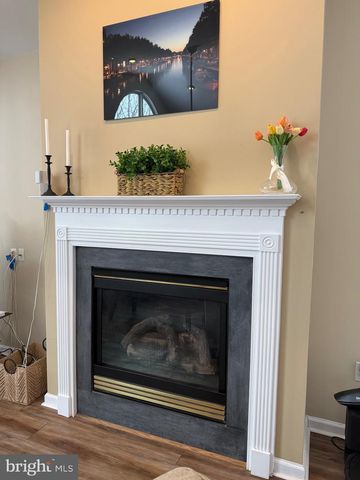 100 HYANNIS, Galloway, NJ 08205