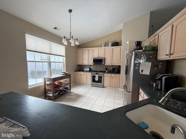 100 HYANNIS, Galloway, NJ 08205