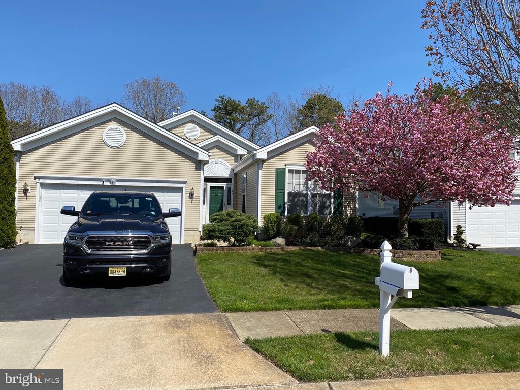 100 HYANNIS, Galloway, NJ 08205