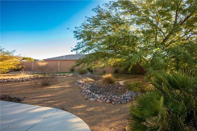 8243 Twin Rock Court, Las Vegas, NV 89113