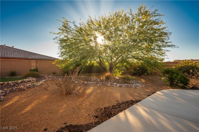 8243 Twin Rock Court, Las Vegas, NV 89113