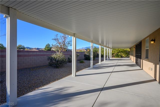 8243 Twin Rock Court, Las Vegas, NV 89113