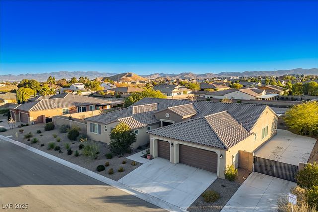 8243 Twin Rock Court, Las Vegas, NV 89113