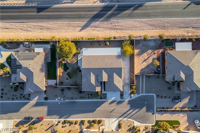 8243 Twin Rock Court, Las Vegas, NV 89113