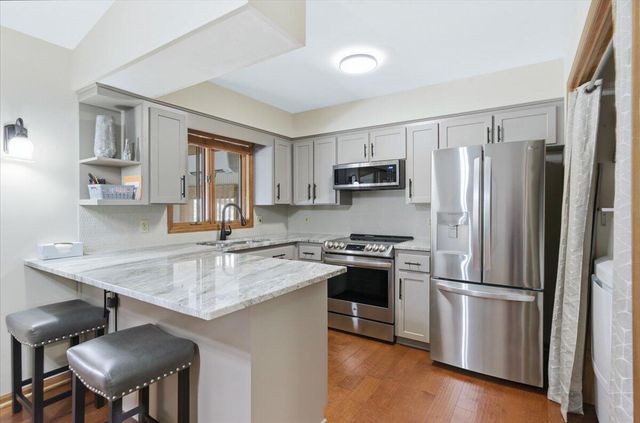 1010 ARBOR RIDGE Circle, Council Bluffs, IA 51503