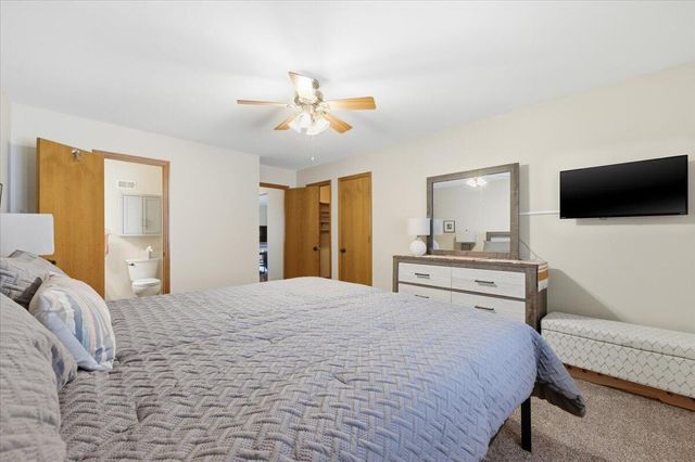 1010 ARBOR RIDGE Circle, Council Bluffs, IA 51503