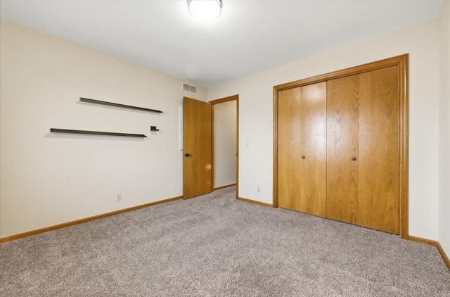 1010 ARBOR RIDGE Circle, Council Bluffs, IA 51503