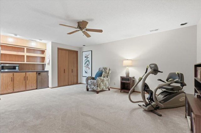 1010 ARBOR RIDGE Circle, Council Bluffs, IA 51503