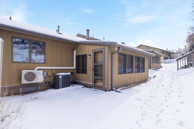 1010 ARBOR RIDGE Circle, Council Bluffs, IA 51503