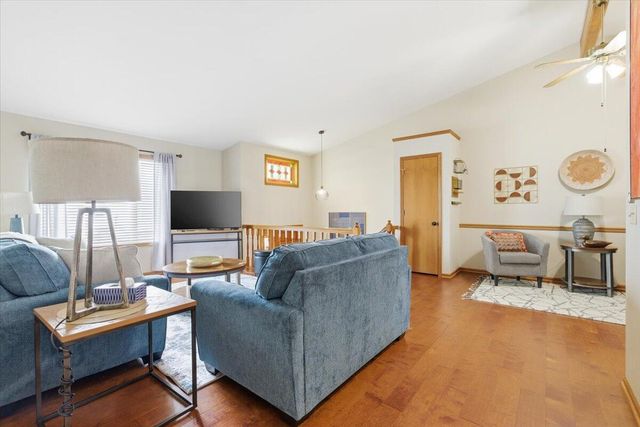 1010 ARBOR RIDGE Circle, Council Bluffs, IA 51503