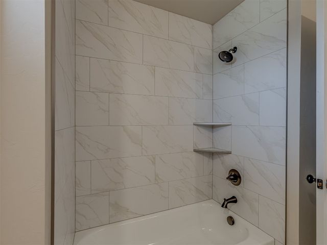 10200 Gentry Crossing, Oklahoma City, OK 73169