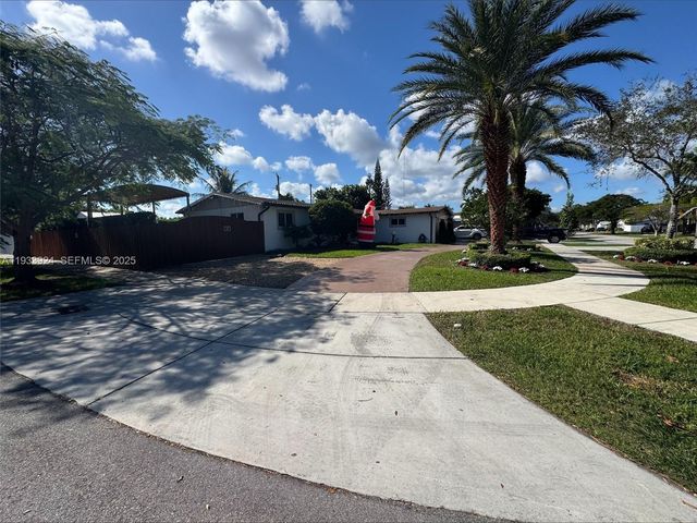 9300 SW 192nd Dr, Cutler Bay, FL 33157