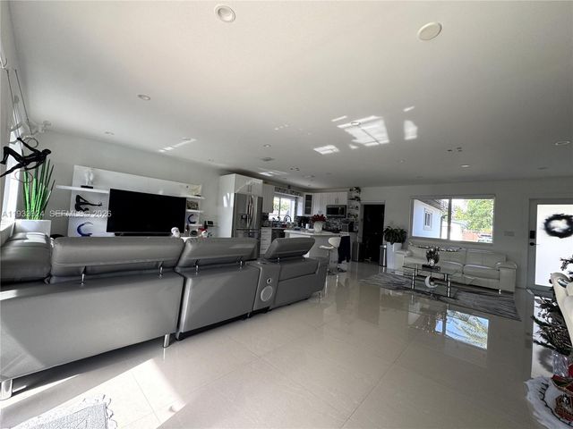 9300 SW 192nd Dr, Cutler Bay, FL 33157