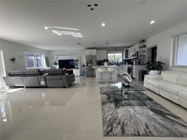 9300 SW 192nd Dr, Cutler Bay, FL 33157
