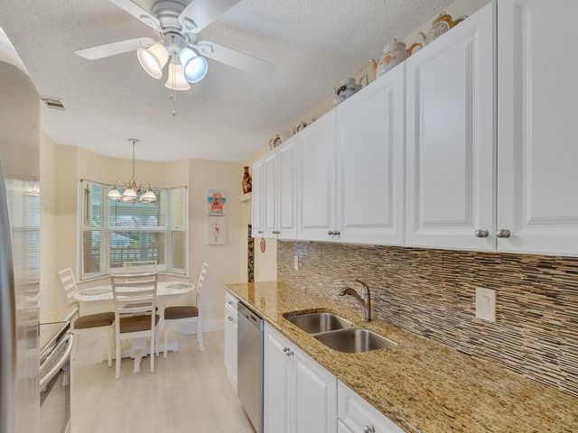 373 N Grove Isle Circle 373, Vero Beach, FL 32962