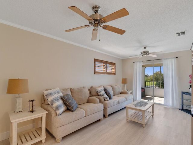 373 N Grove Isle Circle 373, Vero Beach, FL 32962