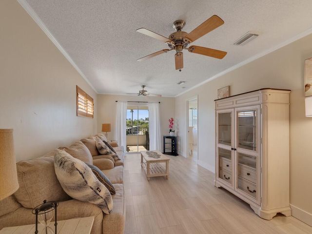 373 N Grove Isle Circle 373, Vero Beach, FL 32962