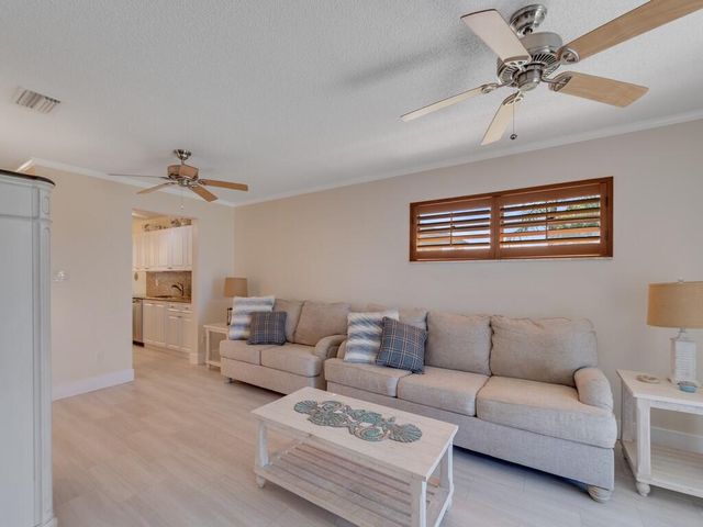 373 N Grove Isle Circle 373, Vero Beach, FL 32962