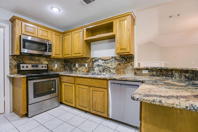 4553 Southern Oak Lane, San Angelo, TX 76904