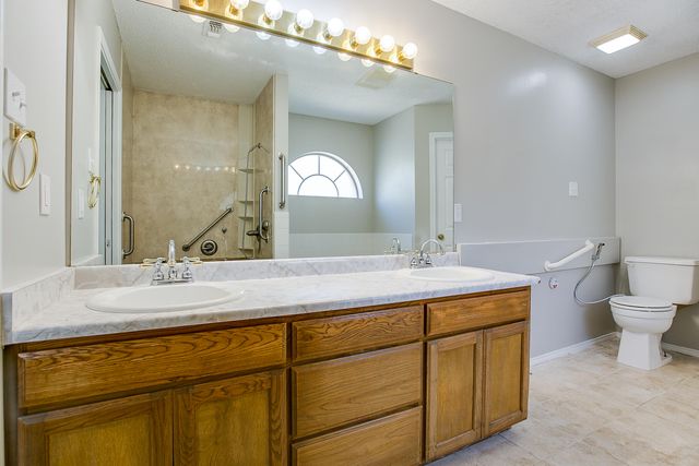 4553 Southern Oak Lane, San Angelo, TX 76904