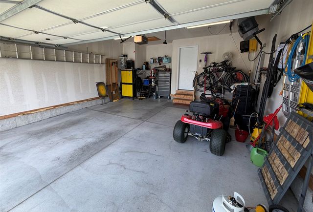 1913 Roebling Road, Adel, IA 50003