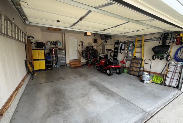1913 Roebling Road, Adel, IA 50003