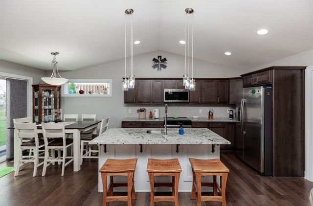 1913 Roebling Road, Adel, IA 50003