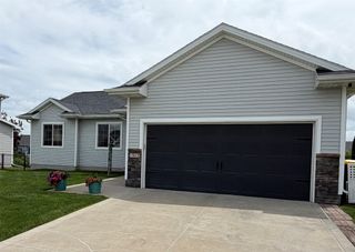 1913 Roebling Road, Adel, IA 50003