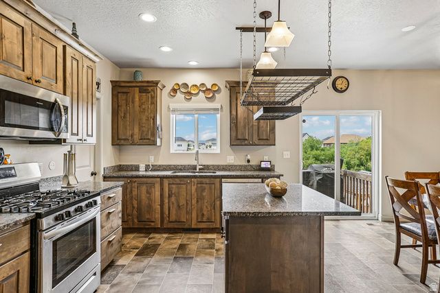 203 N 1900 W, Mapleton, UT 84664