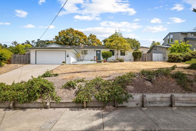 2074 Marsala Circle, Monterey, CA 93940