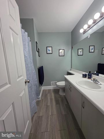 15 CONGRESS CIR, Medford, NJ 08055