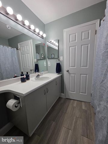 15 CONGRESS CIR, Medford, NJ 08055